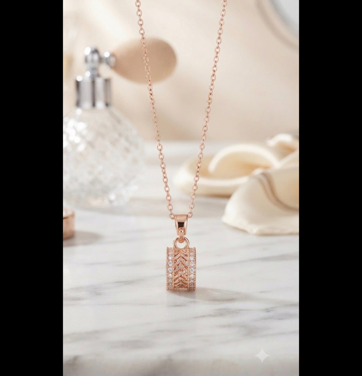 Simple Chain with Rosegold Rolling pendant