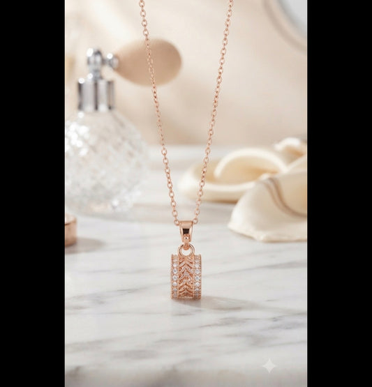 Simple Chain with Rosegold Rolling pendant