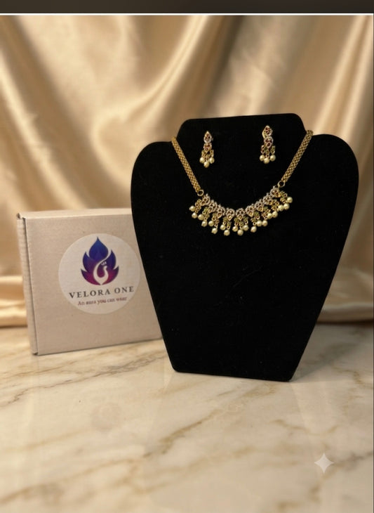 Green and Red Simple Choker  - VJN024