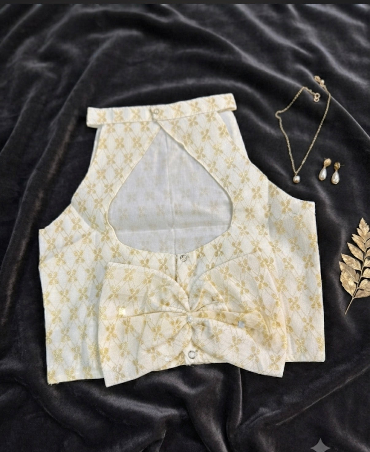 Ivory Royale Lehenga Set - V1G001